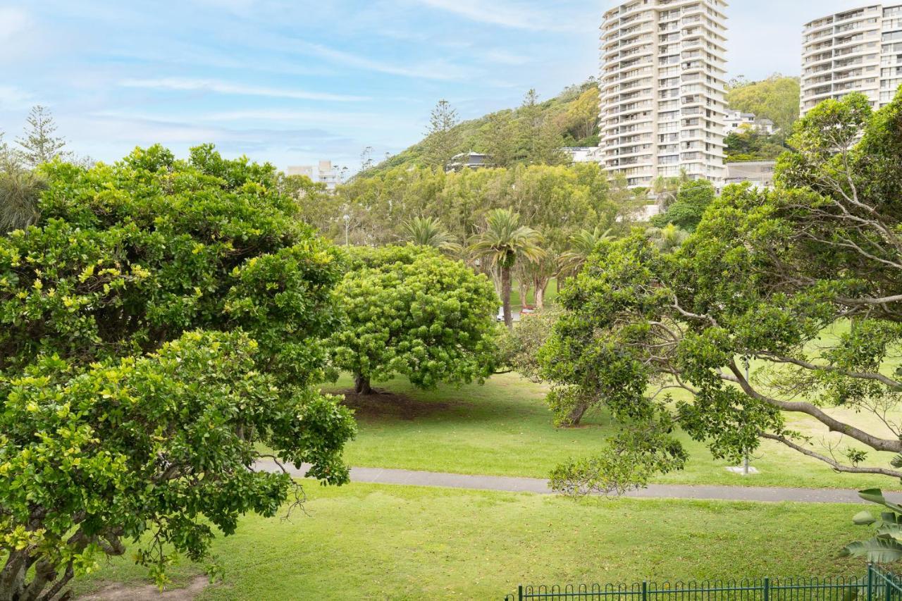Beachy, Bright, And The Location On The Gc! Gold Coast