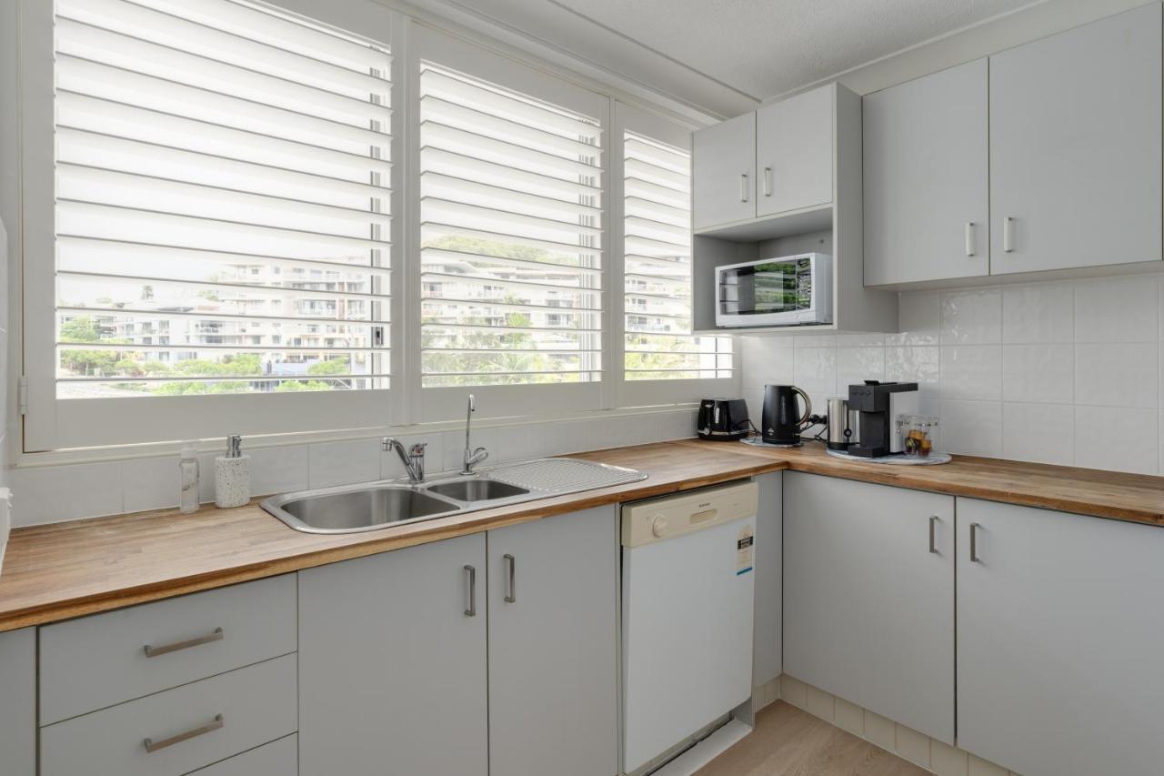 Beachy, Bright, And The Location On The Gc! Apartment *