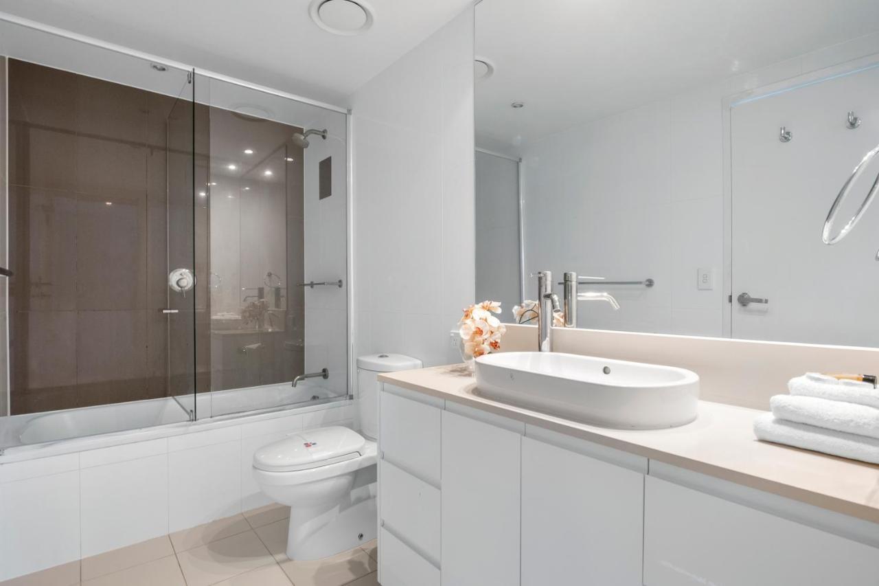 H'residence Surfers Paradise Mid Week Madness Deal - Q * Gold Coast