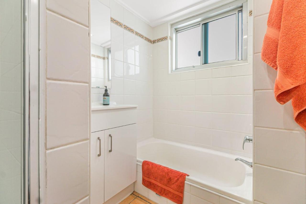 Rainbow Pacific Unit 8 Apartment *
