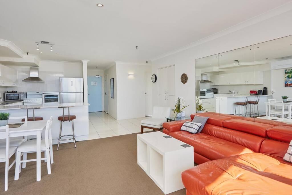 Serain Residences - Beachside Breathtaking Ocean View Two Bedroom
