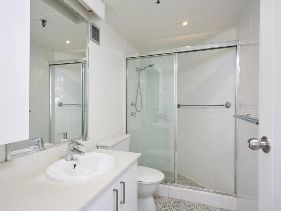 Serain Residences - Beachside Breathtaking Ocean View Two Bedroom * Gold Coast