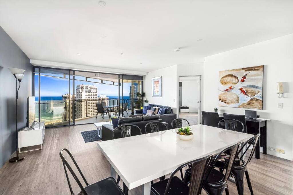 Circle On Cavill Amazing Veiw Surfers Paradise