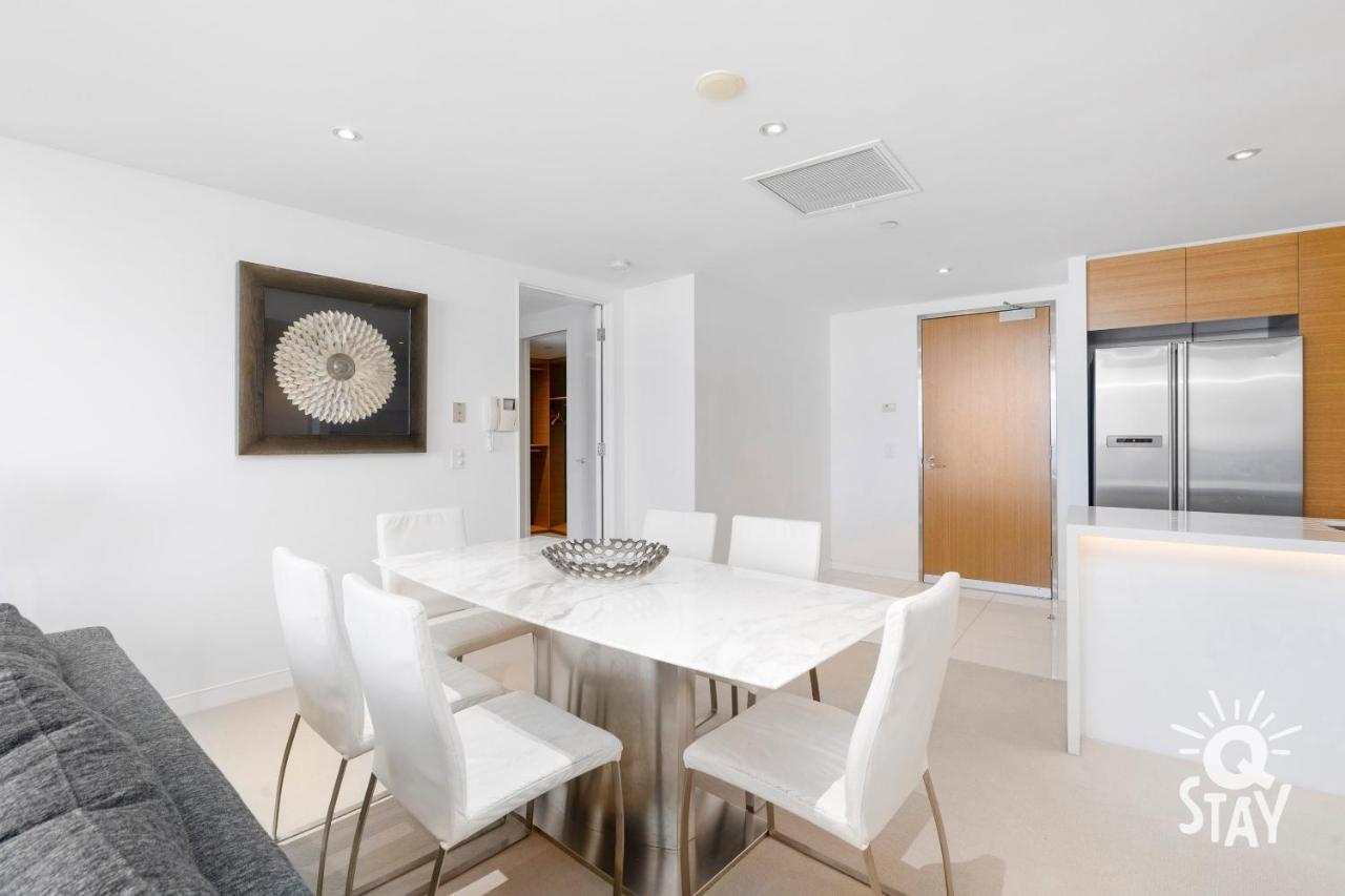 Oracle Broadbeach - 4 Bedroom Sub Penthouse Ocean View - Qstay Gold Coast