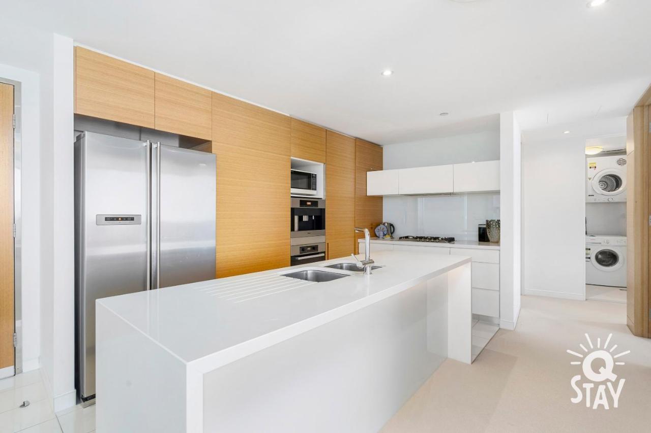 Oracle Broadbeach - 4 Bedroom Sub Penthouse Ocean View - Qstay