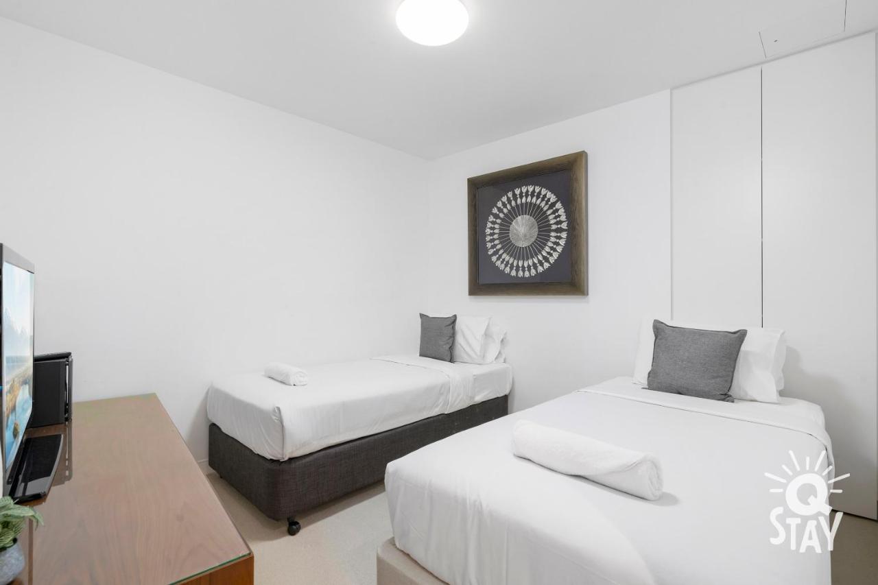 Oracle Broadbeach - 4 Bedroom Sub Penthouse Ocean View - Qstay