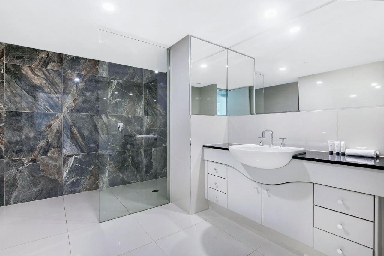 Crown Towers Luxury 3 Bedroom - Coasthm *