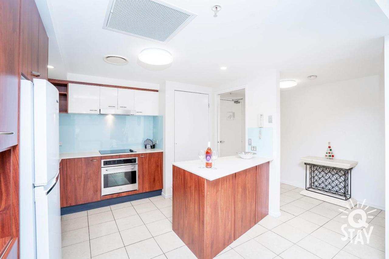Chevron Renaissance - 2 Bedroom 2 Bathroom In The Centre Of Surfers Paradise!! * Gold Coast