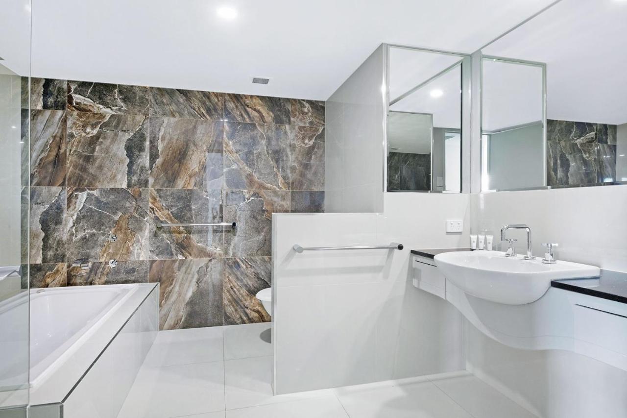 Crown Towers Luxury 3 Bedroom - Coasthm Gold Coast