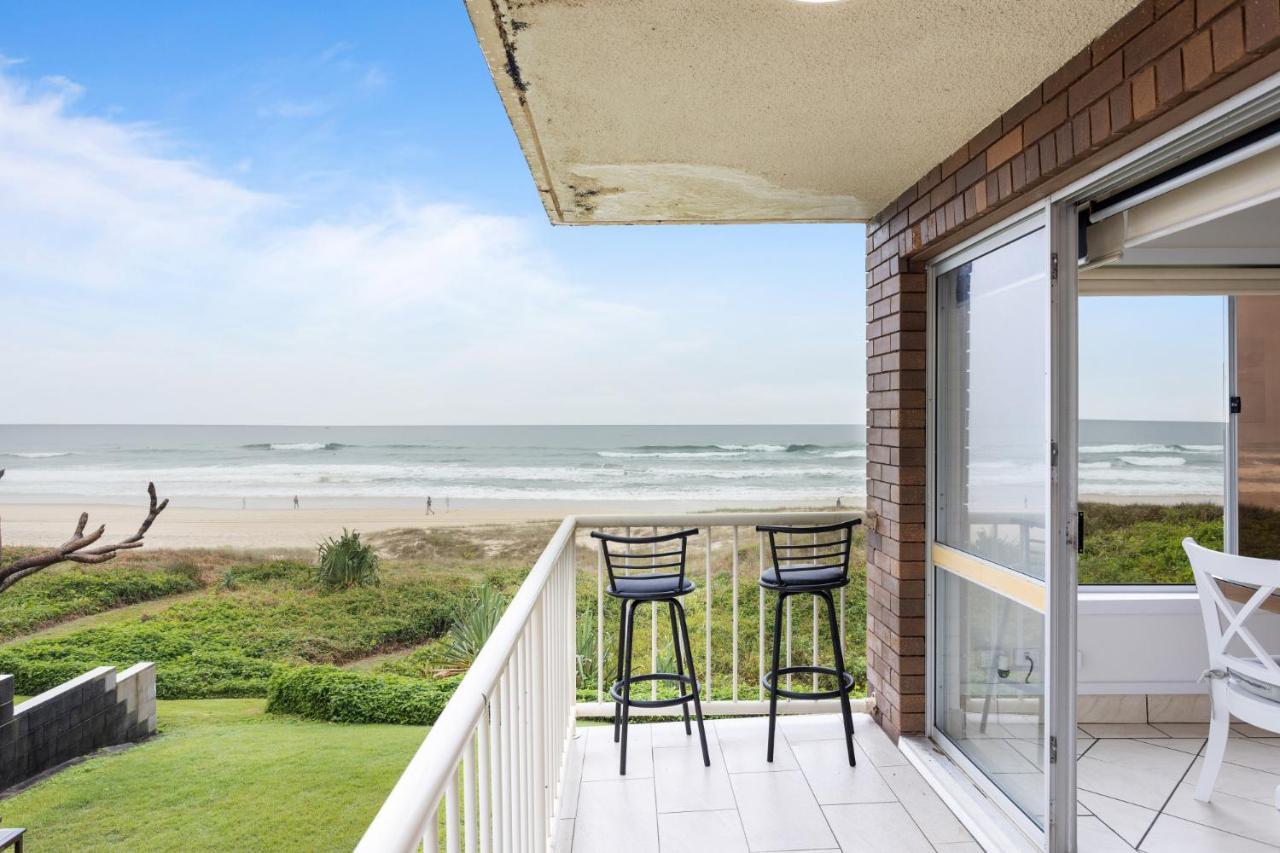 Apartment Wake To Waves In Spacious 3-bed Beachfront Unit