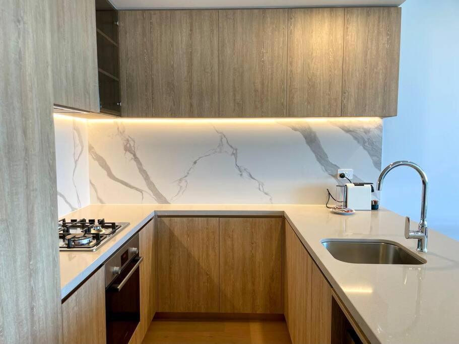 Stunning Oceanview 2br In The Heart Of Broadbeach 44f * Gold Coast