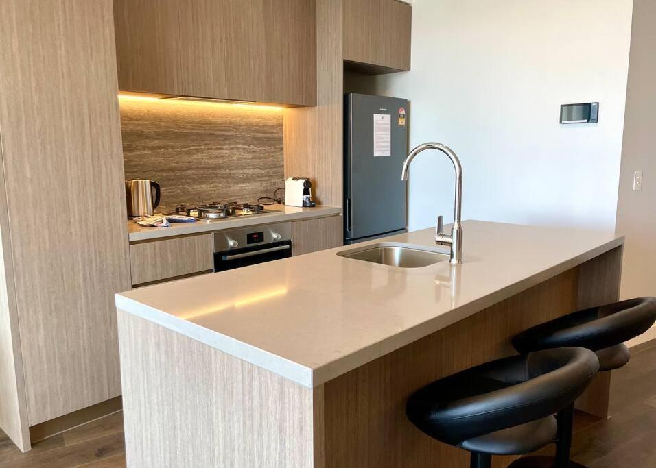 Luxury Ocean Skyline Stunner 2beds Apt 33f Apartment *