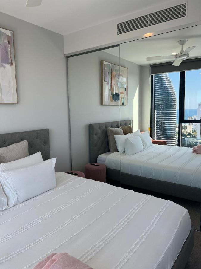 2 Bedroom Luxurious Family With Ocean View In Broadbeach Next To Casino And Pacific Fair Gc22 Vr Gold Coast