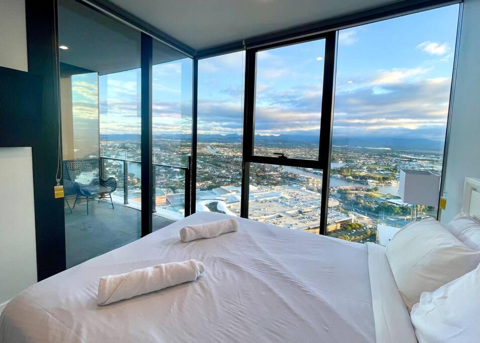 Luxury Stunning Riverview 1 Bedroom 479f Gold Coast
