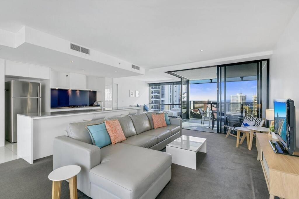 Holiday home 2 Bedroom Unit, Heart Of Surfers Paradise,pool,spa *