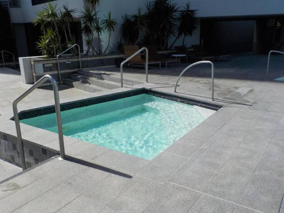 2 Bedroom Unit, Heart Of Surfers Paradise,pool,spa Holiday home