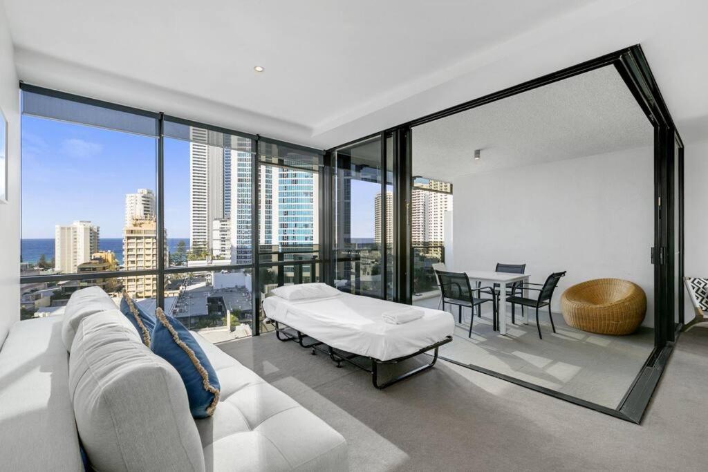 2 Bedroom Unit, Heart Of Surfers Paradise,pool,spa Holiday home Gold Coast