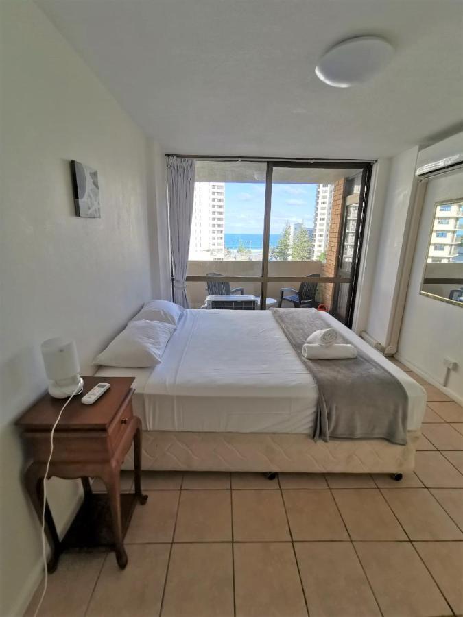 Apartment Surfers Holiday *