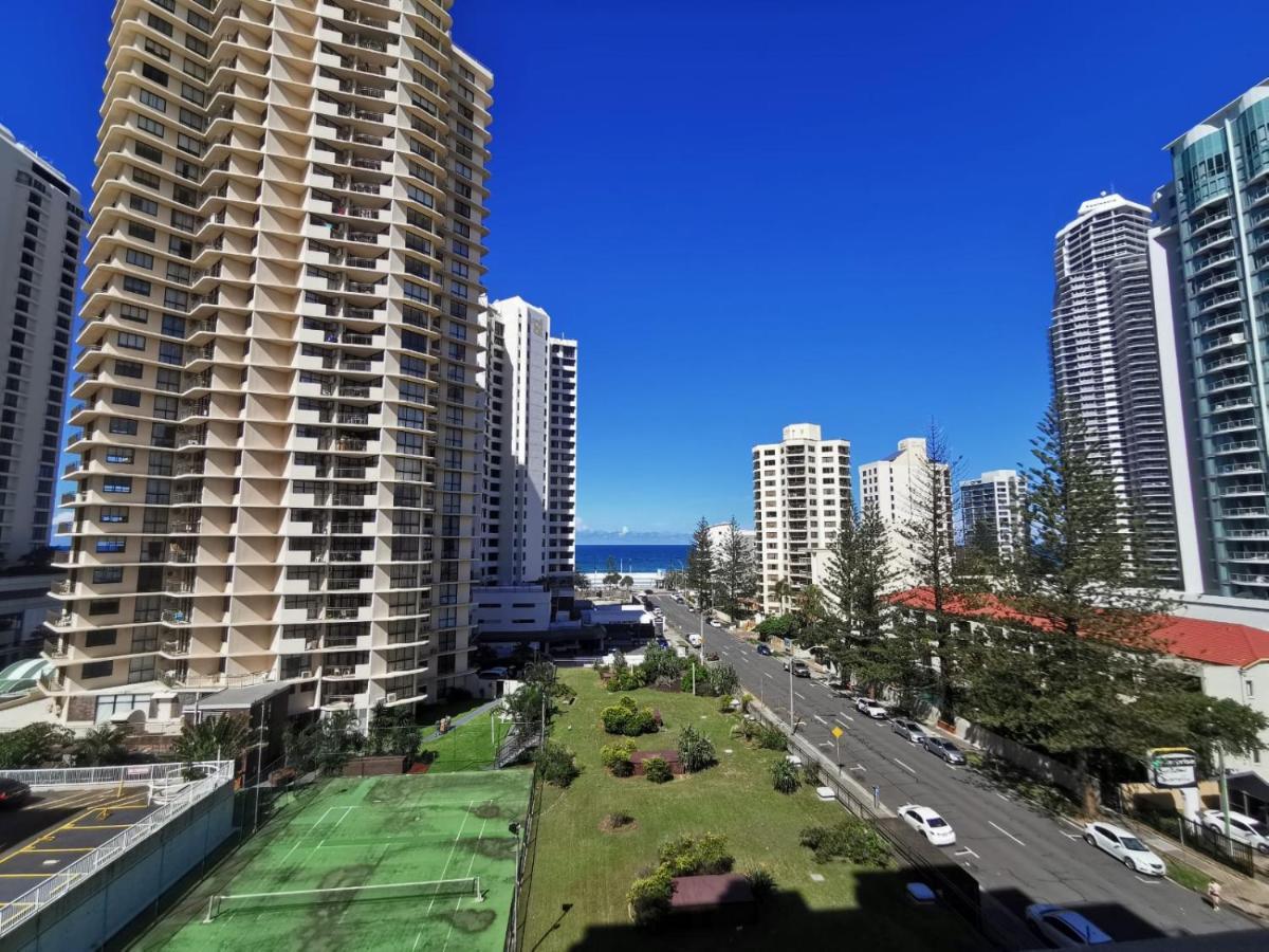 Surfers Holiday Apartment