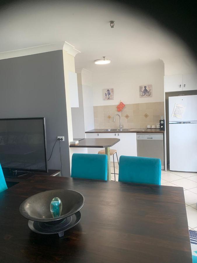 Oceanfront Unique Sleeps 14 Hear Waves And Enjoy Lorikeets On Balcony Apartment *