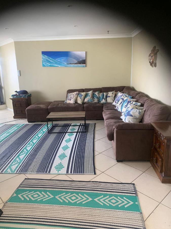 Apartment Oceanfront Unique Sleeps 14 Hear Waves And Enjoy Lorikeets On Balcony *