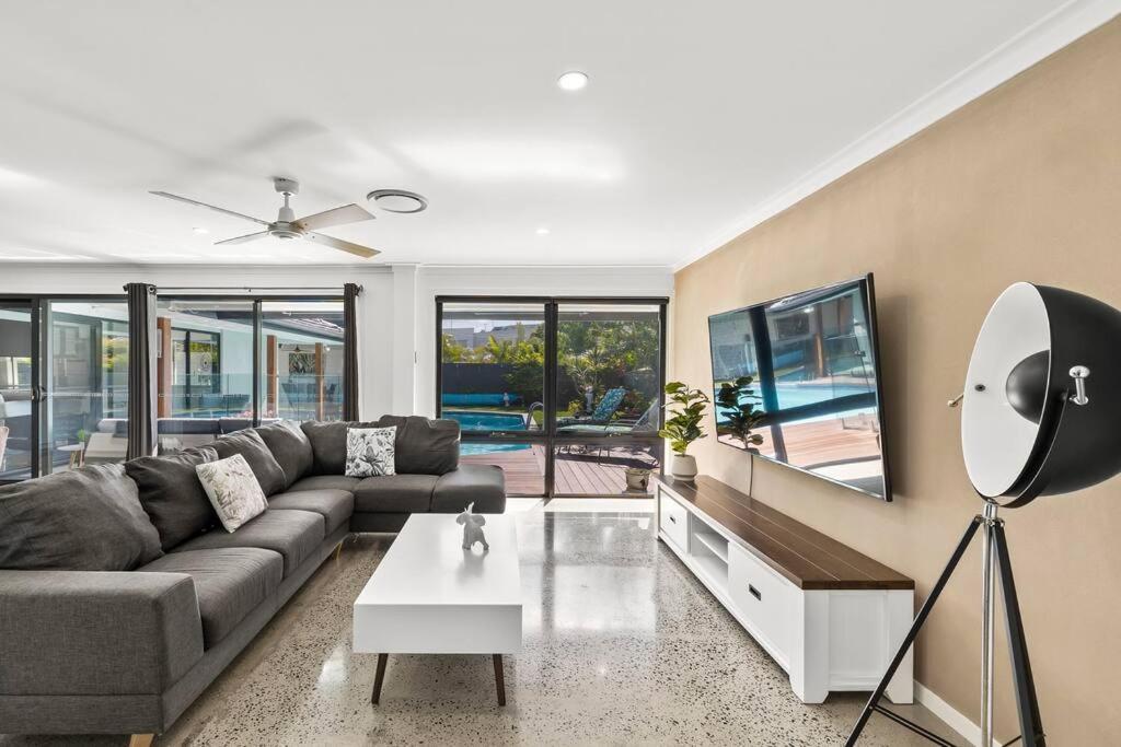 Holiday home Ultra Modern & Relaxing Inner 4bed House - With A Private Pool - 10mins Walk To Gold Coast