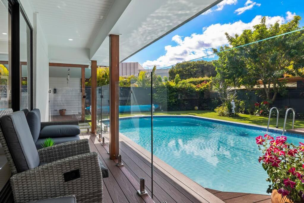 Ultra Modern & Relaxing Inner 4bed House - With A Private Pool - 10mins Walk To * Gold Coast