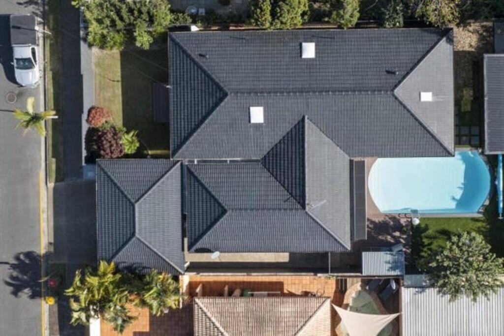 Ultra Modern & Relaxing Inner 4bed House - With A Private Pool - 10mins Walk To * Gold Coast