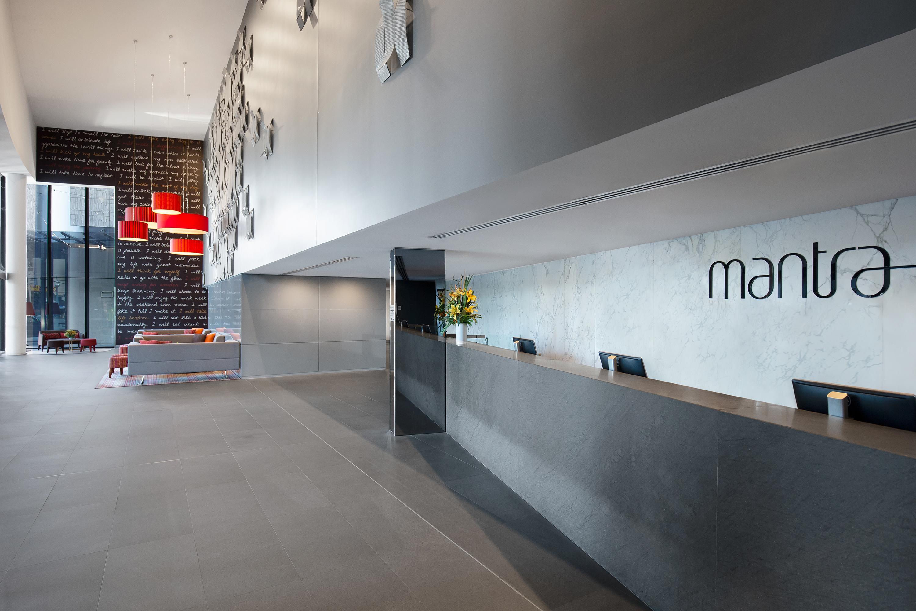 Mantra Circle On Cavill Aparthotel 4*