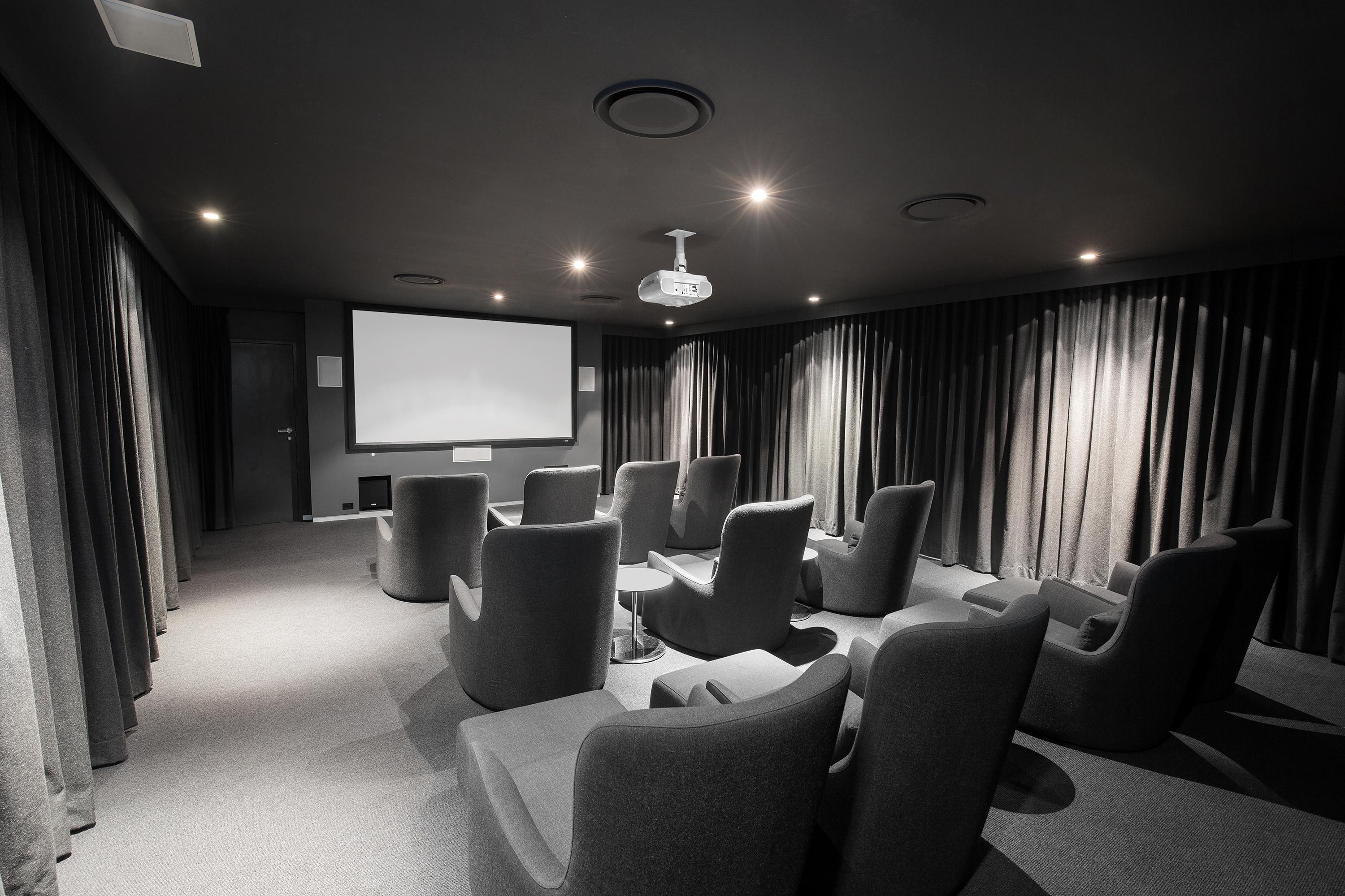 Aparthotel Mantra Circle On Cavill 4*