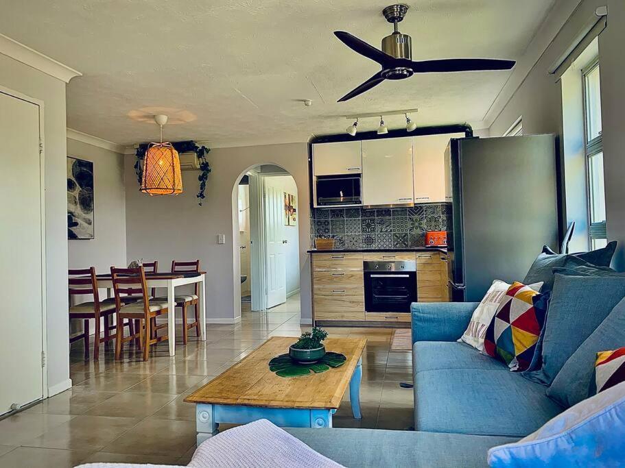 Broadbeach, Stylish Close To Everything Apartamento *