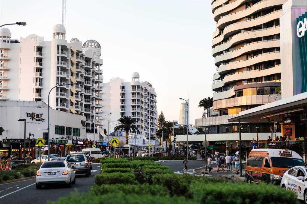 Broadbeach, Stylish Close To Everything *