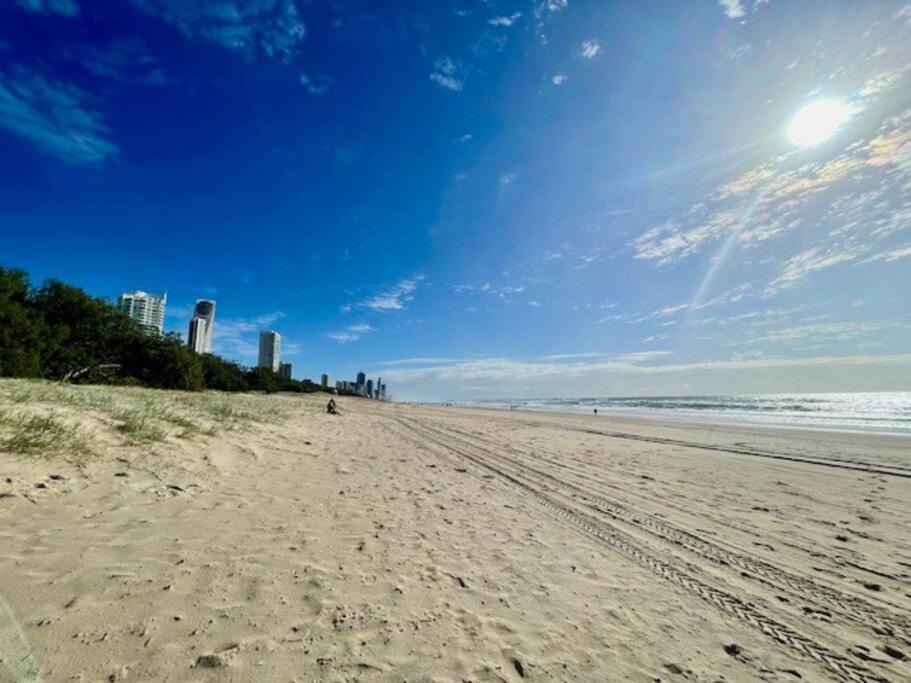 Diamond 19 Ground Floor * Gold Coast