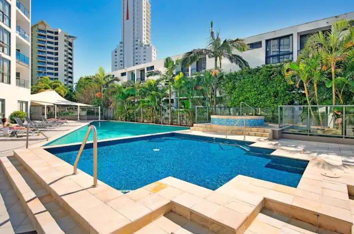New Modern Deco' Apartment, With View, Pool, And Sauna Apartment Gold Coast