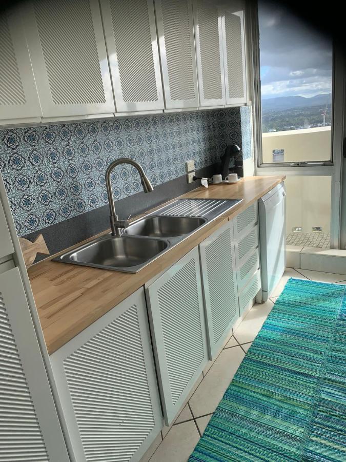 Oceanfront Unique Sleeps 14 Hear Waves And Enjoy Lorikeets On Balcony