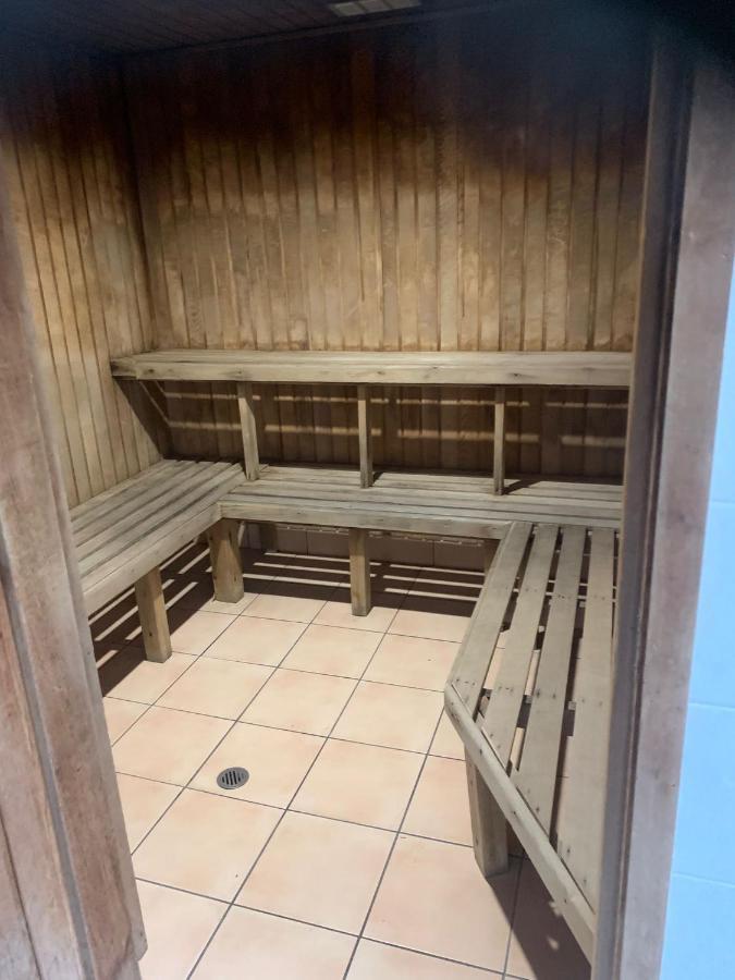 Oceanfront Unique Sleeps 14 Hear Waves And Enjoy Lorikeets On Balcony Apartment Gold Coast