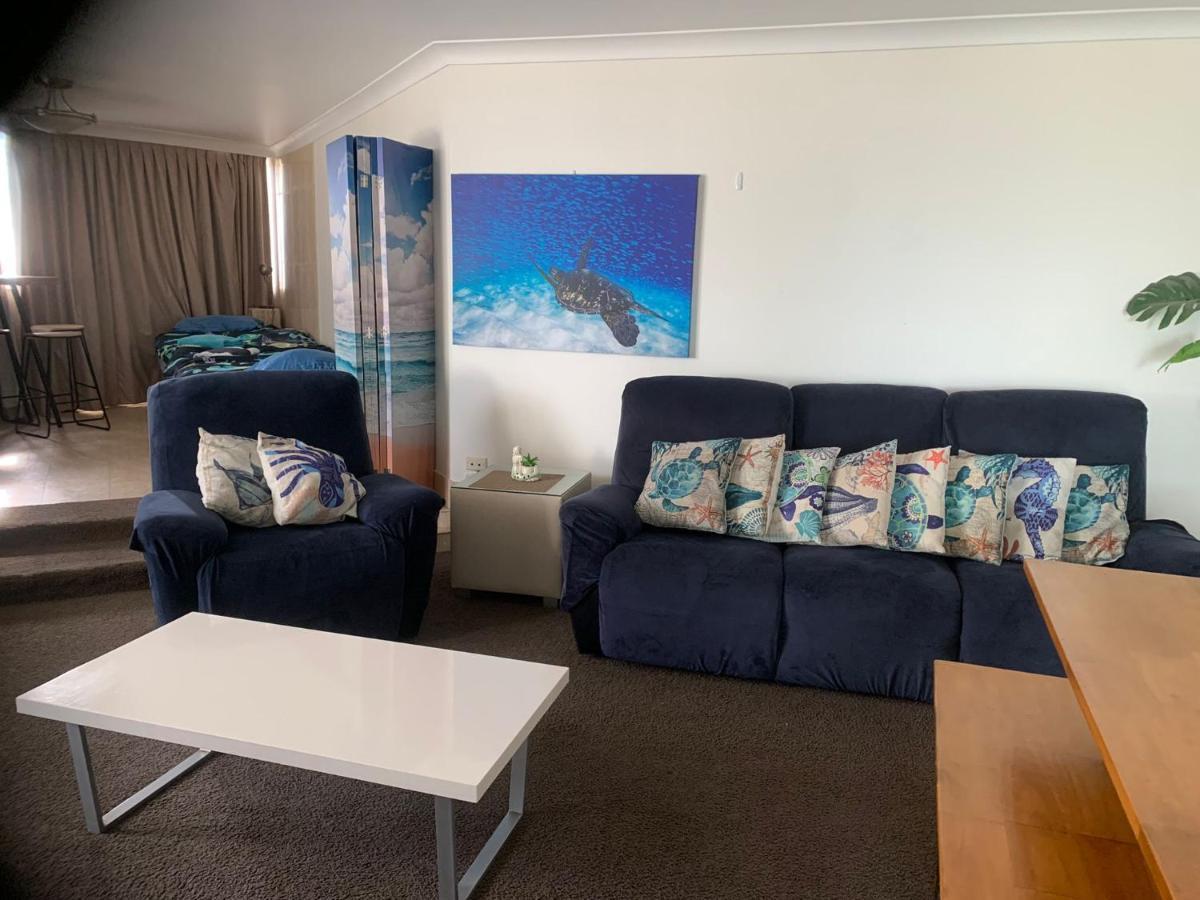 Oceanfront Unique Sleeps 14 Hear Waves And Enjoy Lorikeets On Balcony * Gold Coast