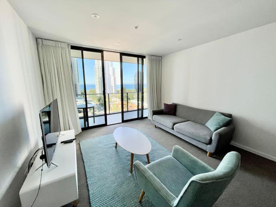 Apartment Ocean Views, Broadbeach #1204 *