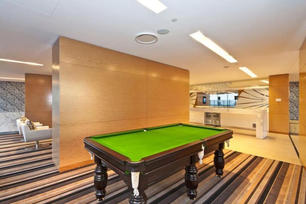 Oracle 2401 Apartment Gold Coast