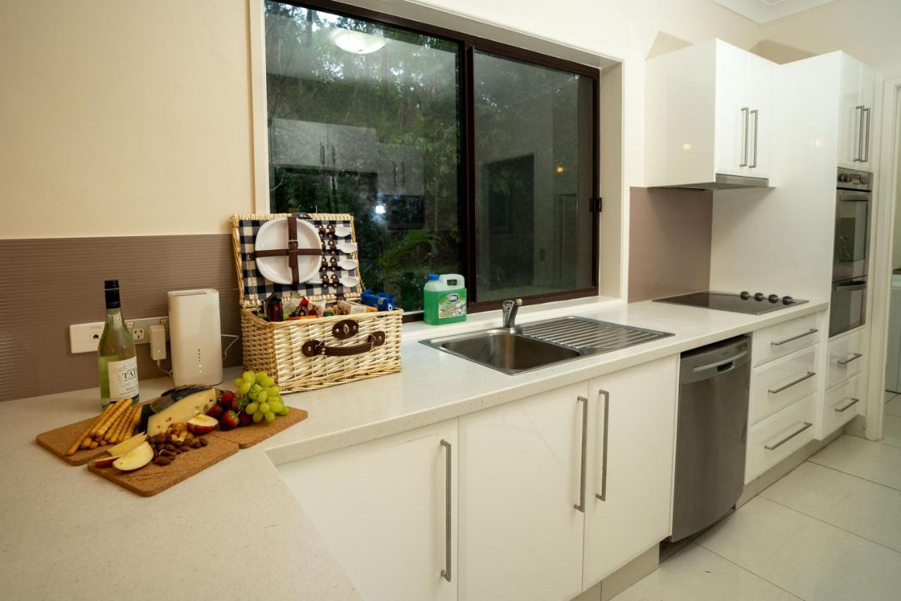Private Retreat With & Ocean Views Close To Theme Parks Holiday home Gold Coast