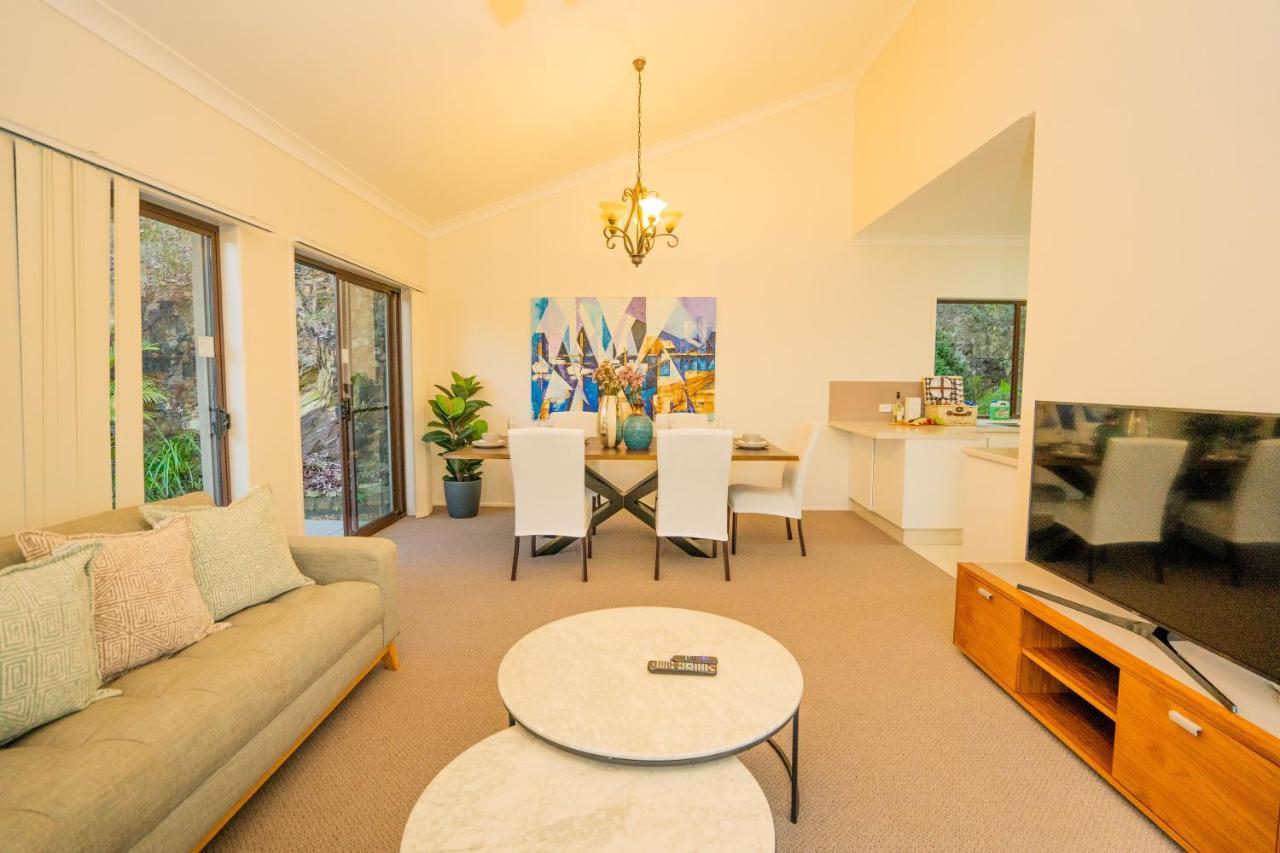 Private Retreat With & Ocean Views Close To Theme Parks * Gold Coast
