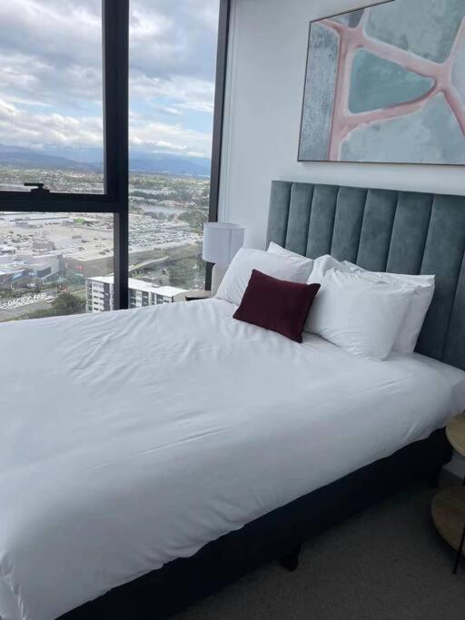 22nd Level - New 1 Bedroom Unit In Casino Tower 1 *