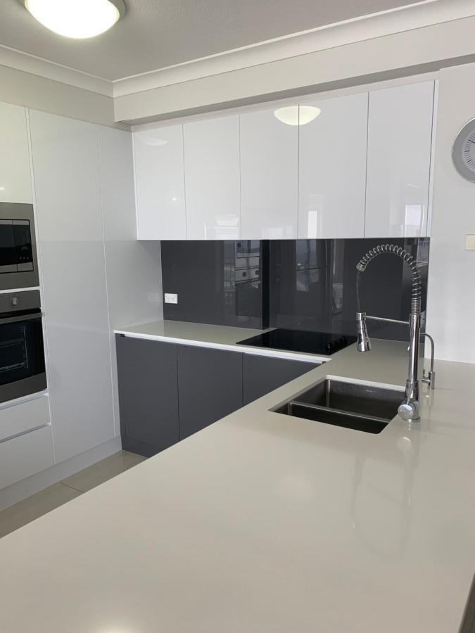 Stunning 2 Bedroom Ocean View Gold Coast
