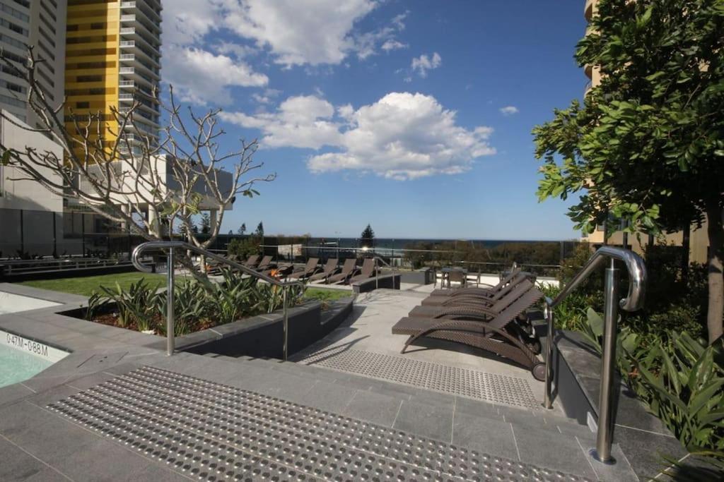 Apartment Oracle 2401 *