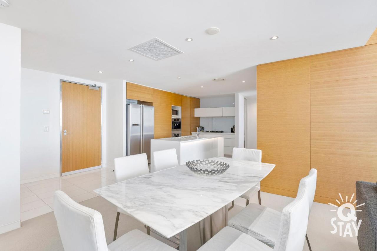 Oracle - Q Apartment *