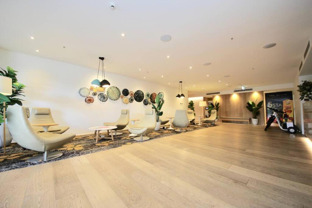 Broadbeach 806