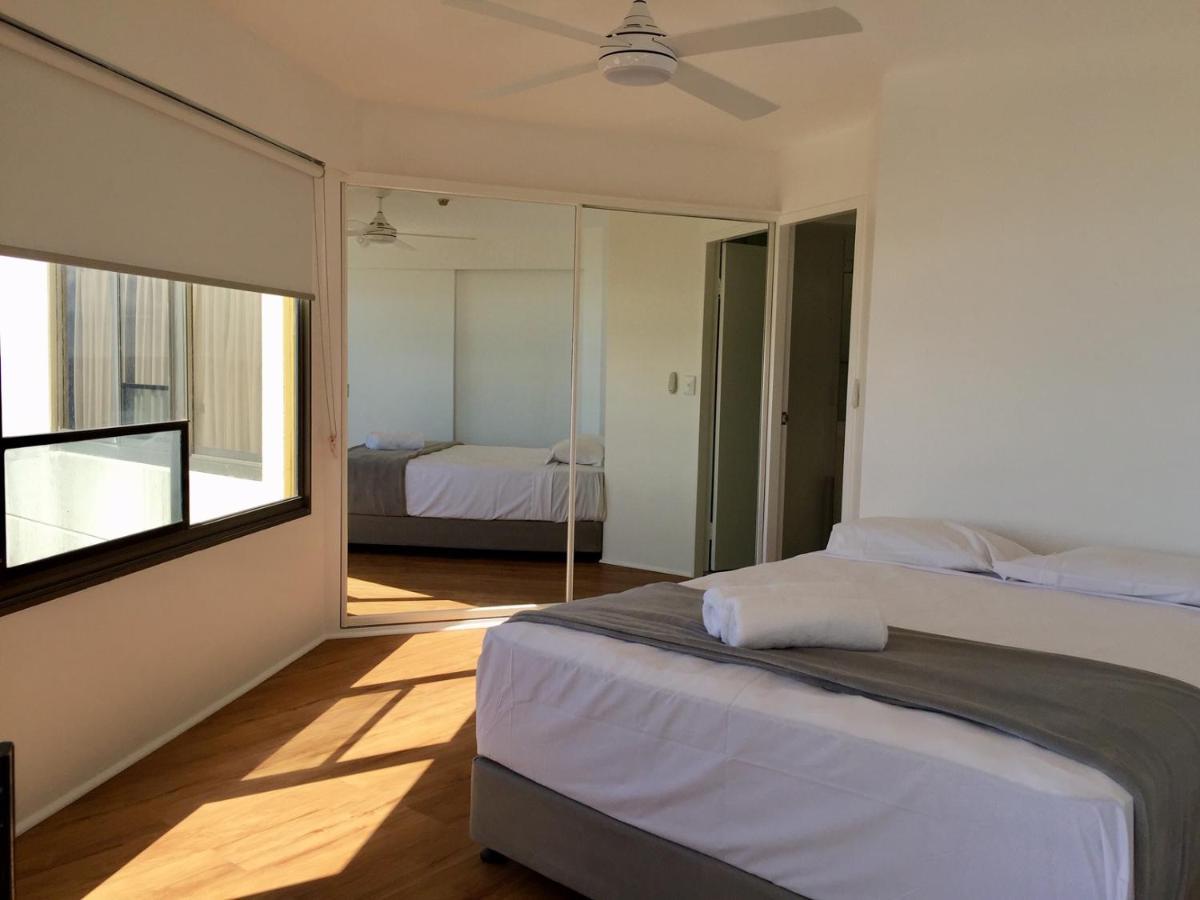 Aloha In Surfers Apartment