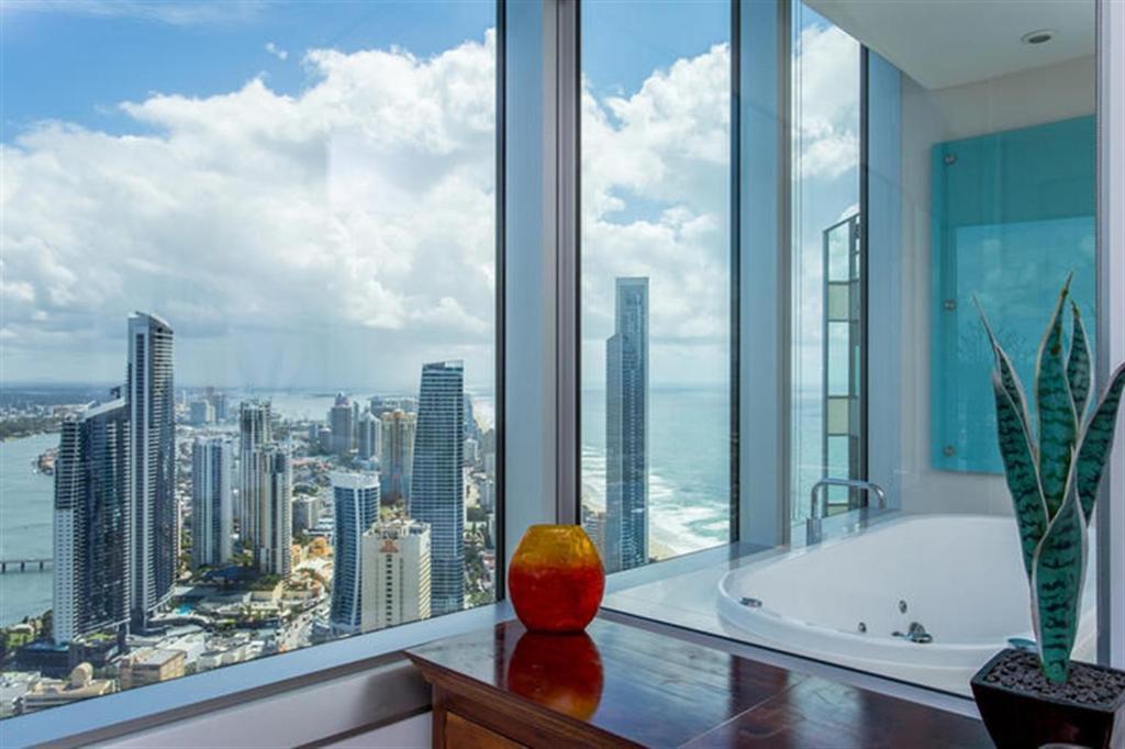 Apartment Deluxe Private In Surfers Paradise *