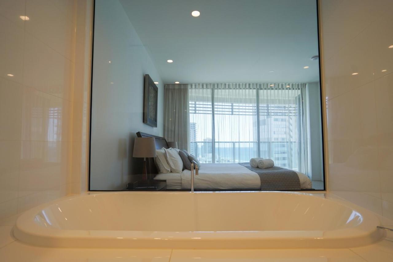 Apartment Oracle Broadbeach With Amazing Ocean Views!