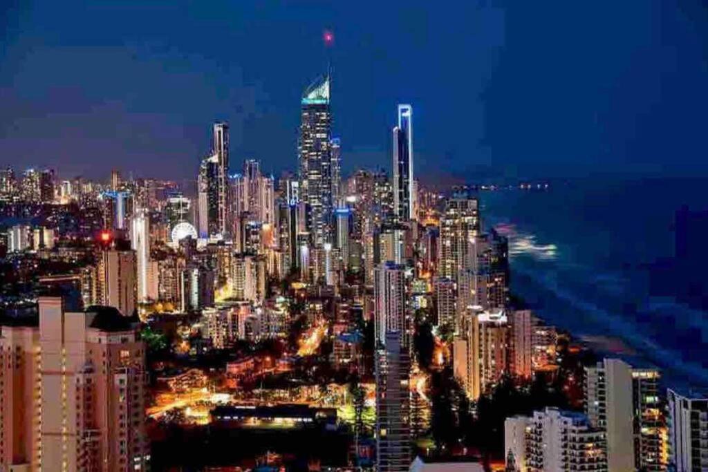 Sea Views Broadbeach Apartment